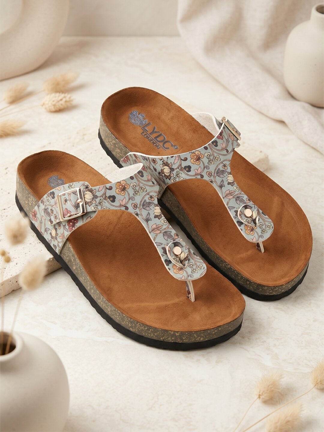 Women's Madhubani Print T Strap  Fashion Sandals - Regent